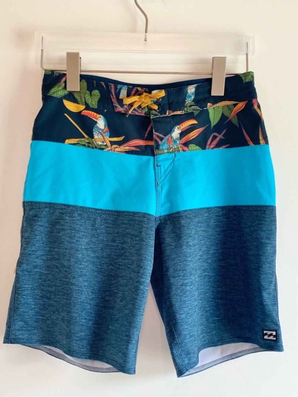 Billabong boys  Tropical Blue Colorblock Swim Trunks size 27